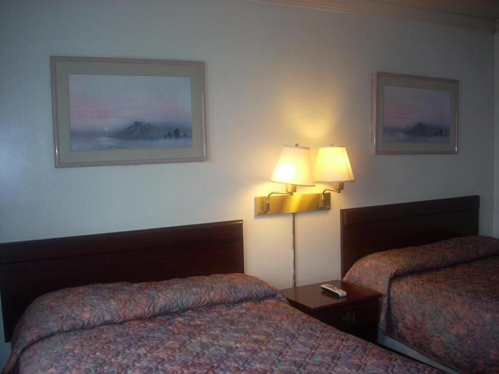 Economy Inn Monterey Seaside Exteriör bild